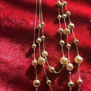 Elegant Gold Beaded Necklace